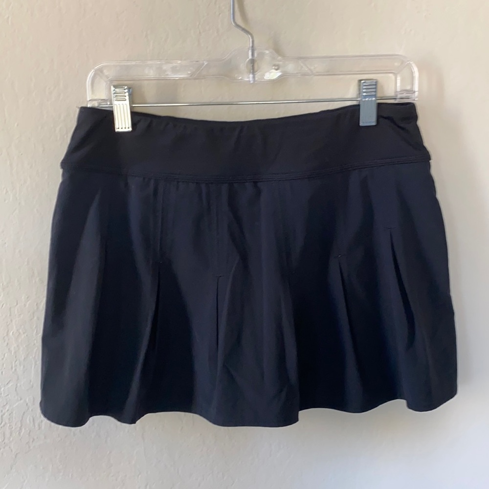 Black Athleta skirt